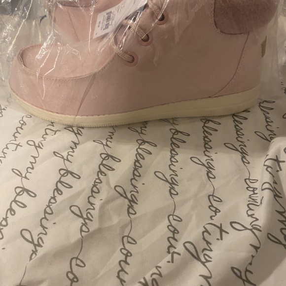 Boots - Picture 3 of 3